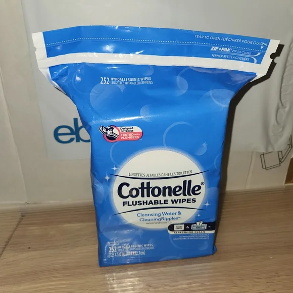 Cottonelle Flushable Wet Wipes, 252 Wipes per Pack - Picture 3 of 5